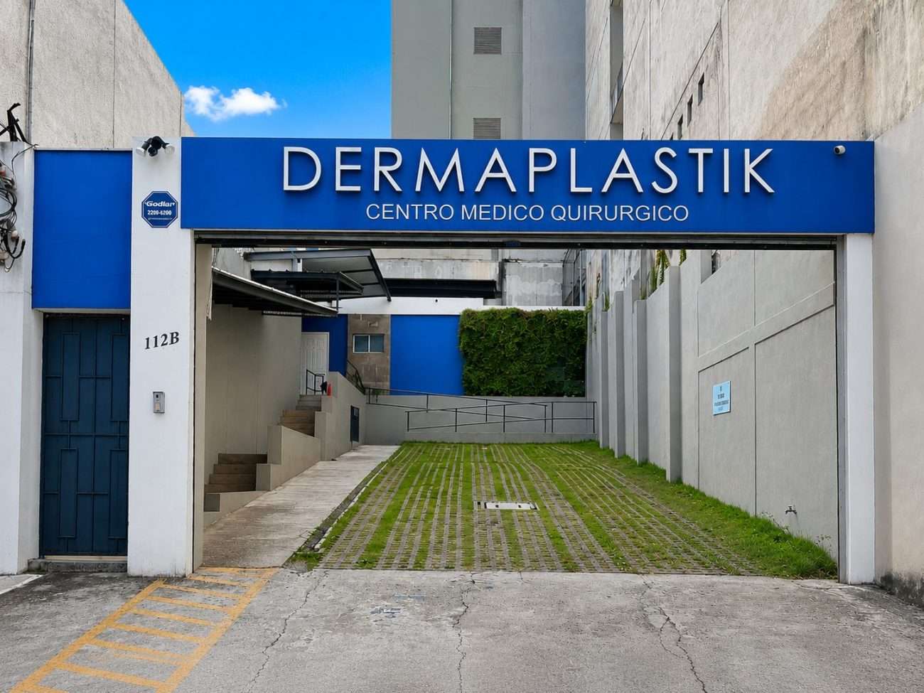 ubicación dermaplastik el salvador